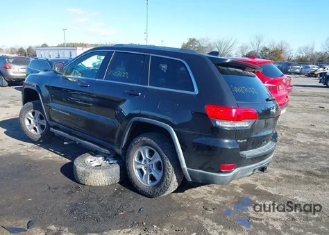 2016 Jeep Grand Cherokee Laredo z USA, uszkodzony, nr VIN 1C4RJFAG8GC443301